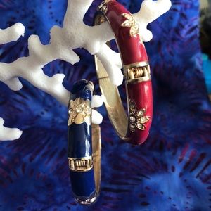 Set of two hinged bracelets